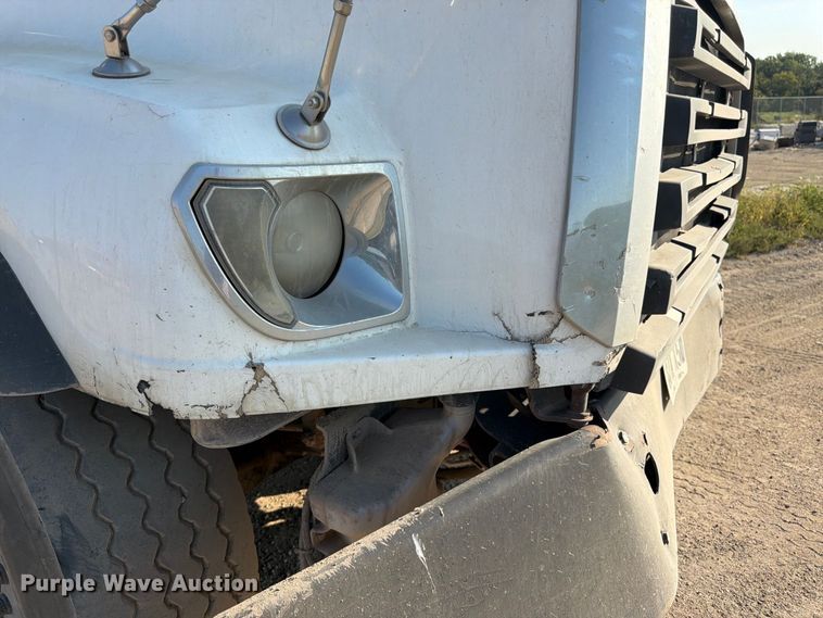 image for item FK3405 2015 Freightliner 114SD hook lift truck
