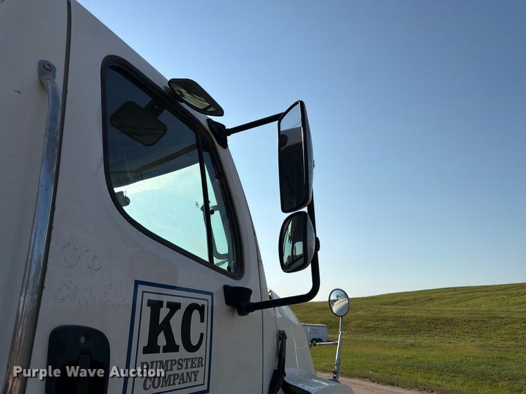 image for item FK3405 2015 Freightliner 114SD hook lift truck