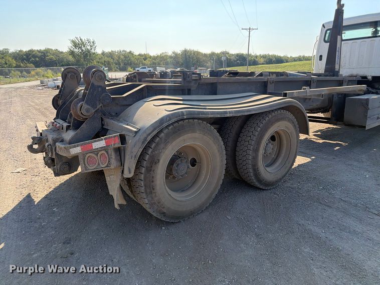 image for item FK3405 2015 Freightliner 114SD hook lift truck