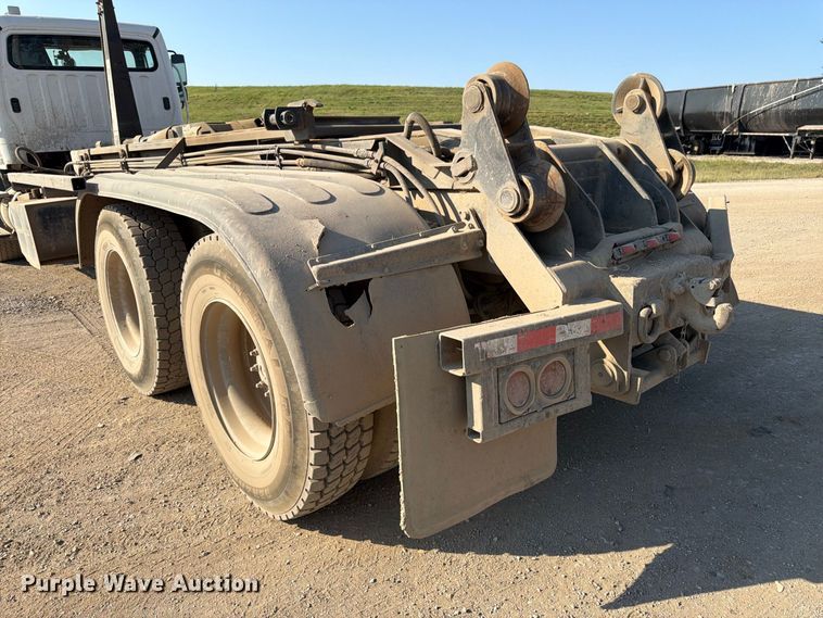 image for item FK3405 2015 Freightliner 114SD hook lift truck