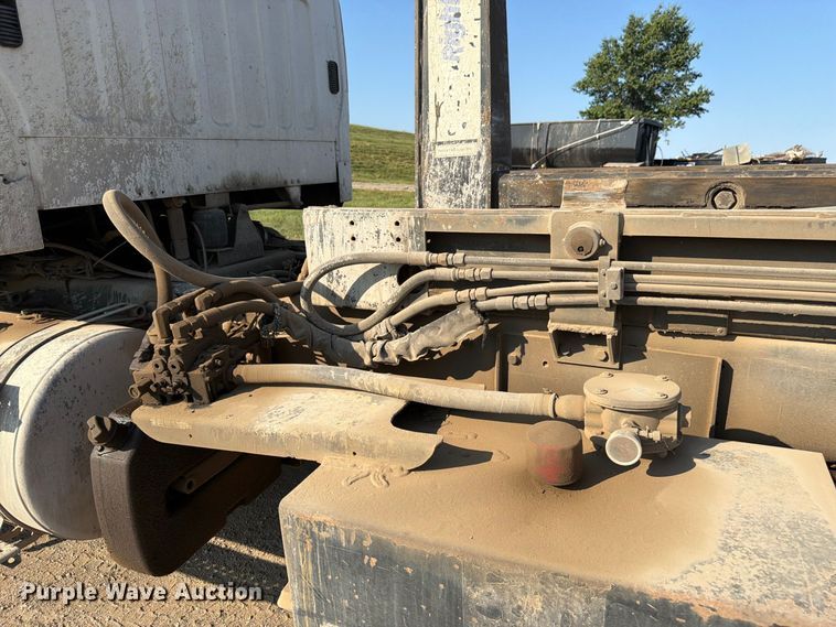 image for item FK3405 2015 Freightliner 114SD hook lift truck