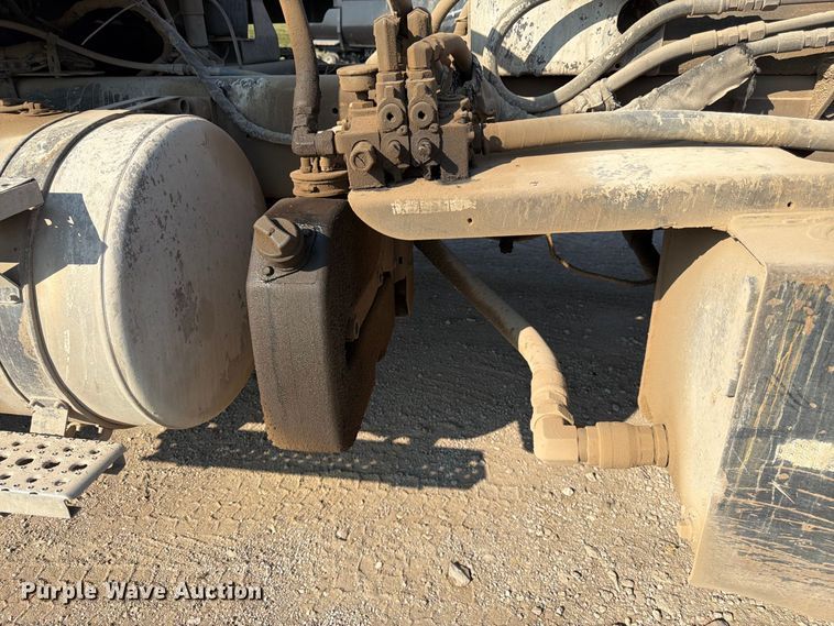 image for item FK3405 2015 Freightliner 114SD hook lift truck