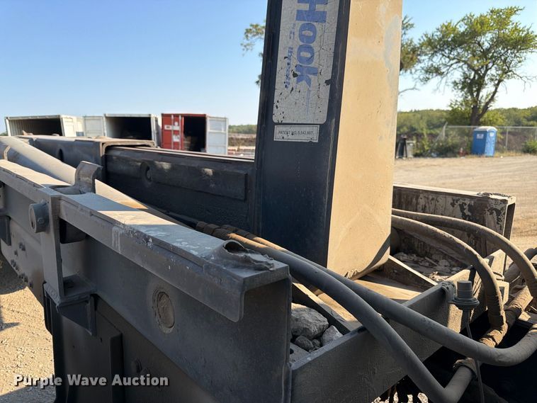 image for item FK3405 2015 Freightliner 114SD hook lift truck