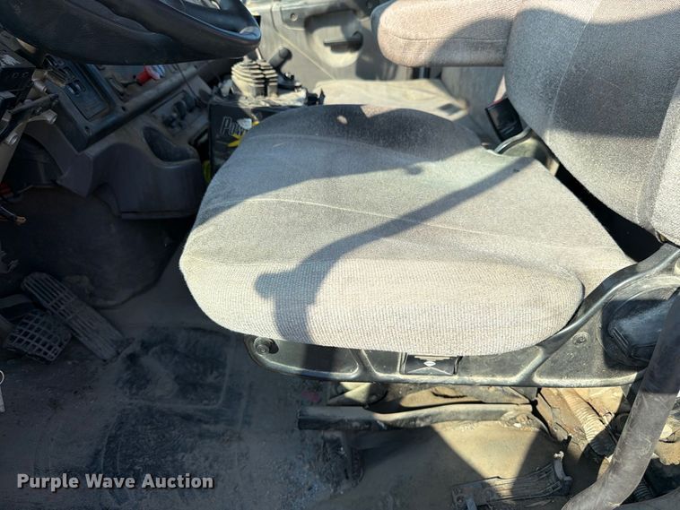 image for item FK3405 2015 Freightliner 114SD hook lift truck