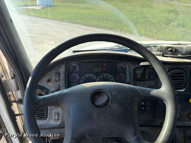 image for item FK3405 2015 Freightliner 114SD hook lift truck