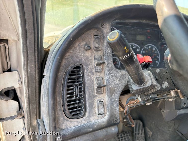 image for item FK3405 2015 Freightliner 114SD hook lift truck