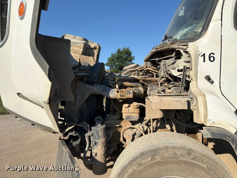 image for item FK3405 2015 Freightliner 114SD hook lift truck