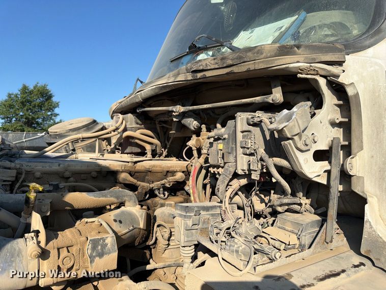 image for item FK3405 2015 Freightliner 114SD hook lift truck