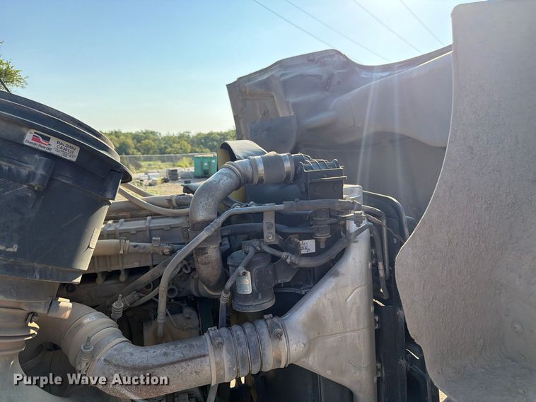 image for item FK3405 2015 Freightliner 114SD hook lift truck