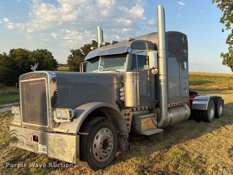image for item FK3664 2002 Peterbilt 379 semi truck
