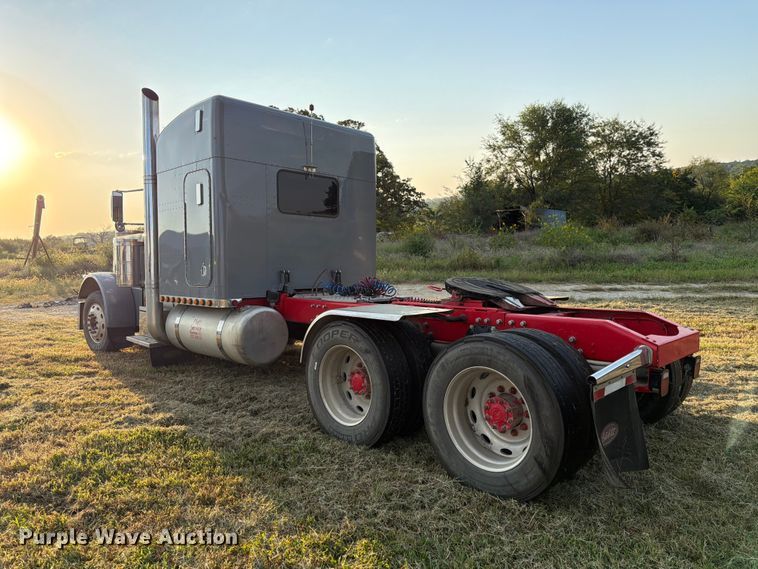 image for item FK3664 2002 Peterbilt 379 semi truck