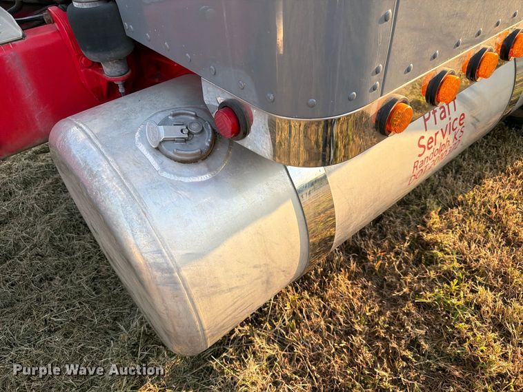 image for item FK3664 2002 Peterbilt 379 semi truck