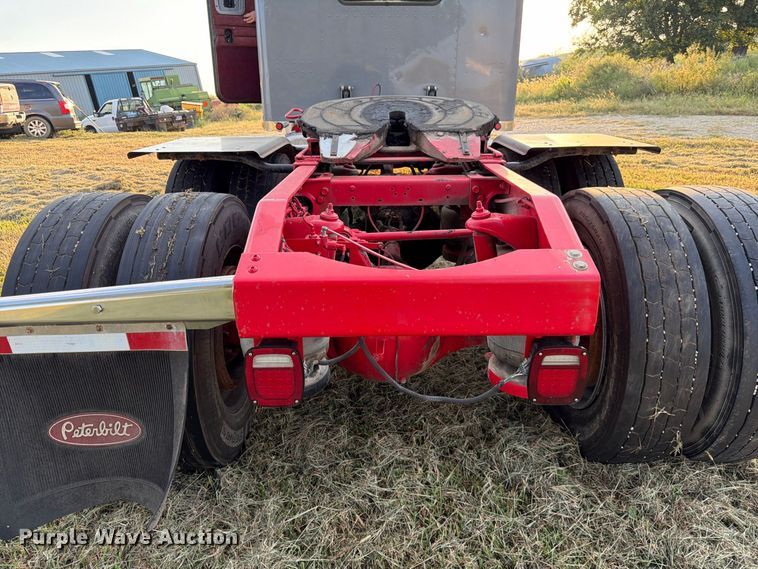 image for item FK3664 2002 Peterbilt 379 semi truck