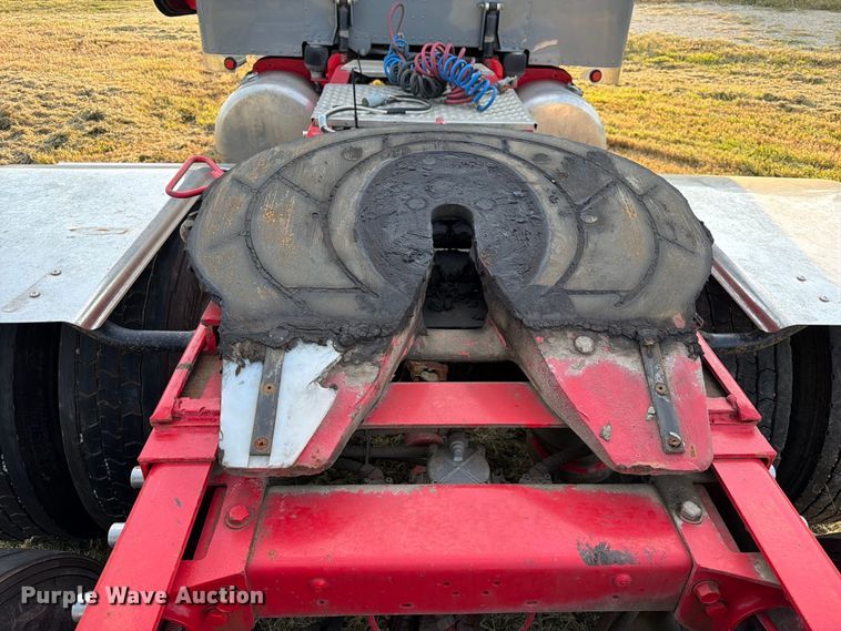image for item FK3664 2002 Peterbilt 379 semi truck