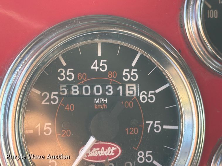 image for item FK3664 2002 Peterbilt 379 semi truck