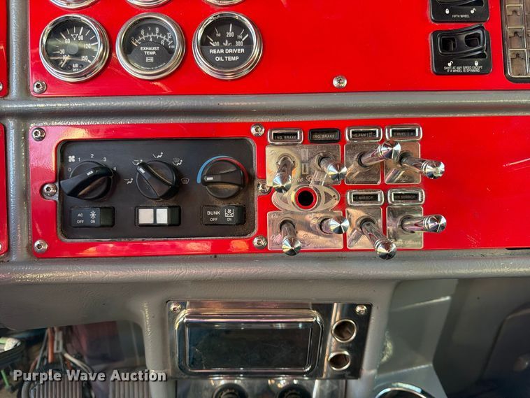 image for item FK3664 2002 Peterbilt 379 semi truck