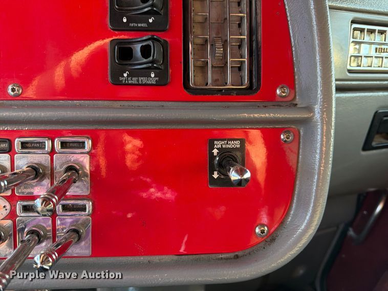 image for item FK3664 2002 Peterbilt 379 semi truck
