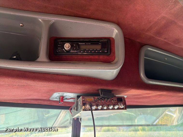 image for item FK3664 2002 Peterbilt 379 semi truck