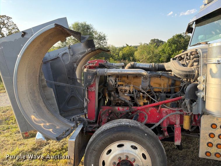 image for item FK3664 2002 Peterbilt 379 semi truck