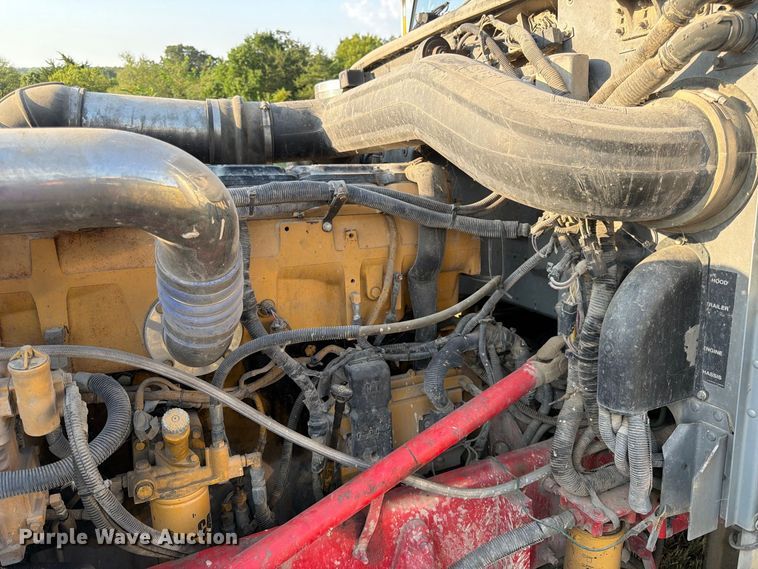 image for item FK3664 2002 Peterbilt 379 semi truck