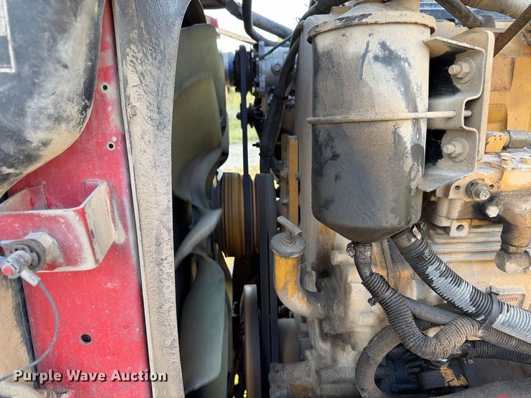 image for item FK3664 2002 Peterbilt 379 semi truck