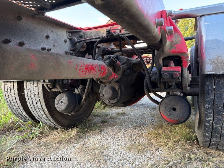 image for item FK3664 2002 Peterbilt 379 semi truck