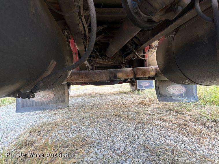 image for item FK3664 2002 Peterbilt 379 semi truck
