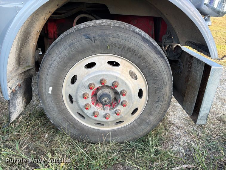 image for item FK3664 2002 Peterbilt 379 semi truck