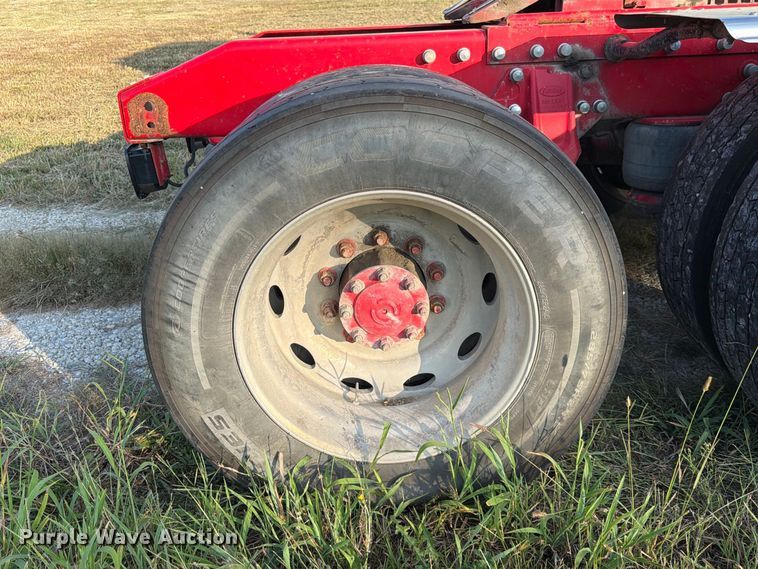 image for item FK3664 2002 Peterbilt 379 semi truck
