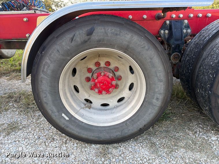 image for item FK3664 2002 Peterbilt 379 semi truck