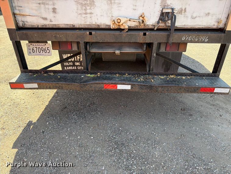 image for item FK3672 2006 GMC W4 box truck