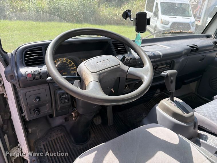image for item FK3672 2006 GMC W4 box truck