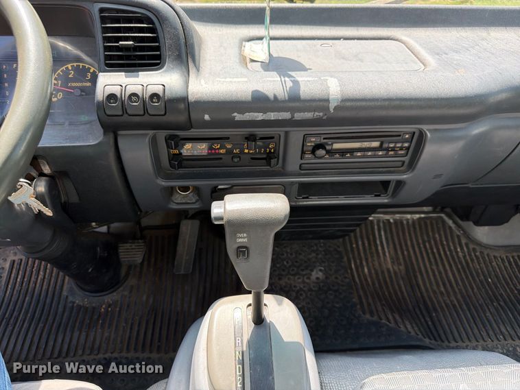 image for item FK3672 2006 GMC W4 box truck