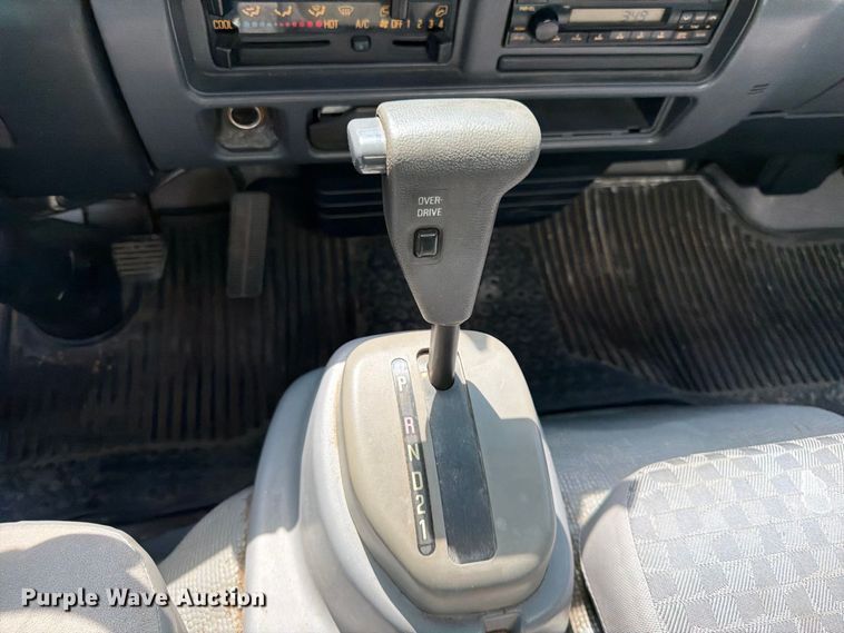 image for item FK3672 2006 GMC W4 box truck