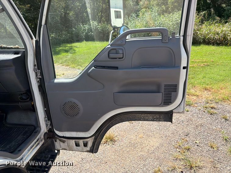 image for item FK3672 2006 GMC W4 box truck