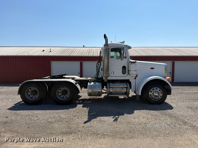 image for item FK4154 2002 Peterbilt 378 semi truck