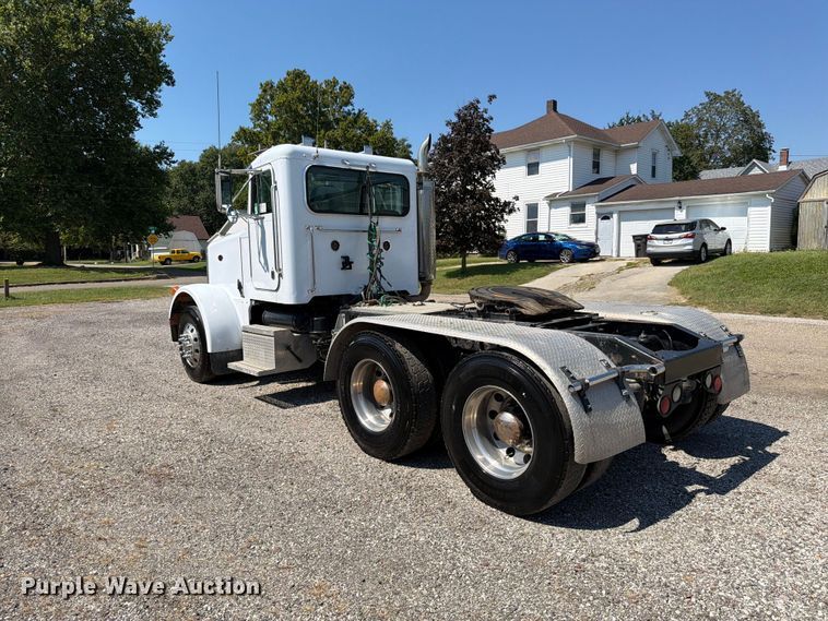 image for item FK4154 2002 Peterbilt 378 semi truck