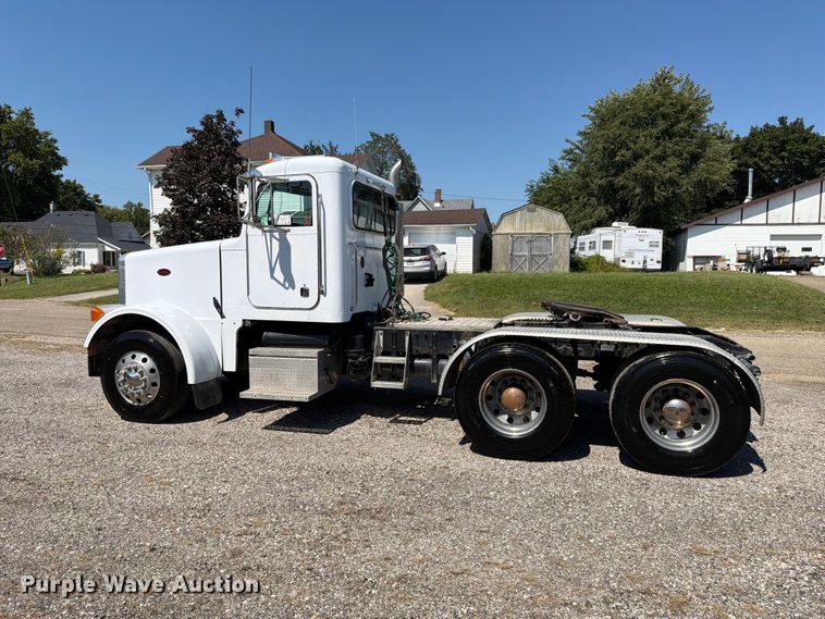 image for item FK4154 2002 Peterbilt 378 semi truck