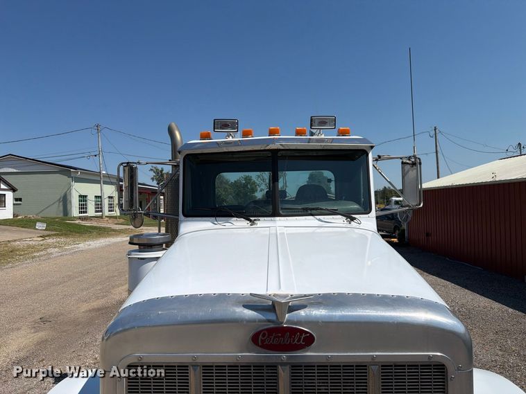 image for item FK4154 2002 Peterbilt 378 semi truck