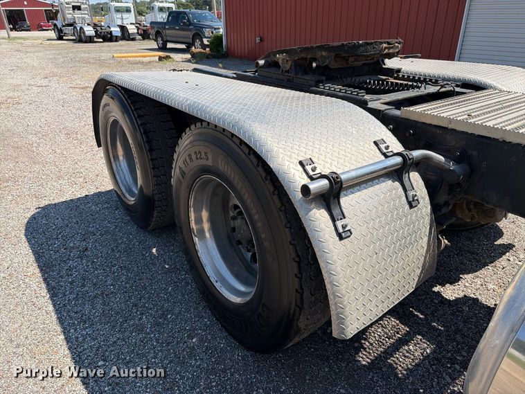 image for item FK4154 2002 Peterbilt 378 semi truck