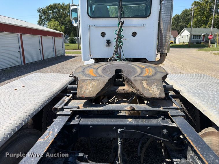 image for item FK4154 2002 Peterbilt 378 semi truck
