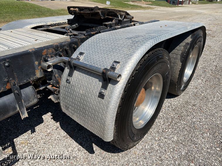 image for item FK4154 2002 Peterbilt 378 semi truck