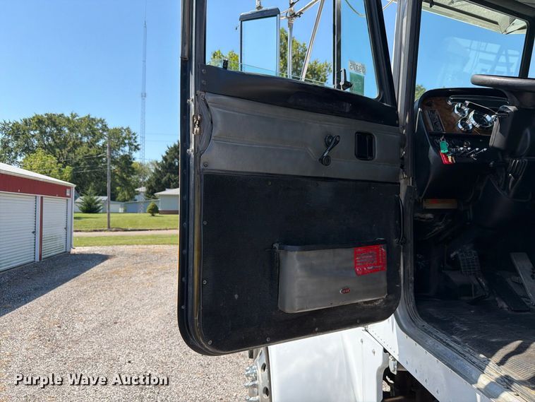 image for item FK4154 2002 Peterbilt 378 semi truck