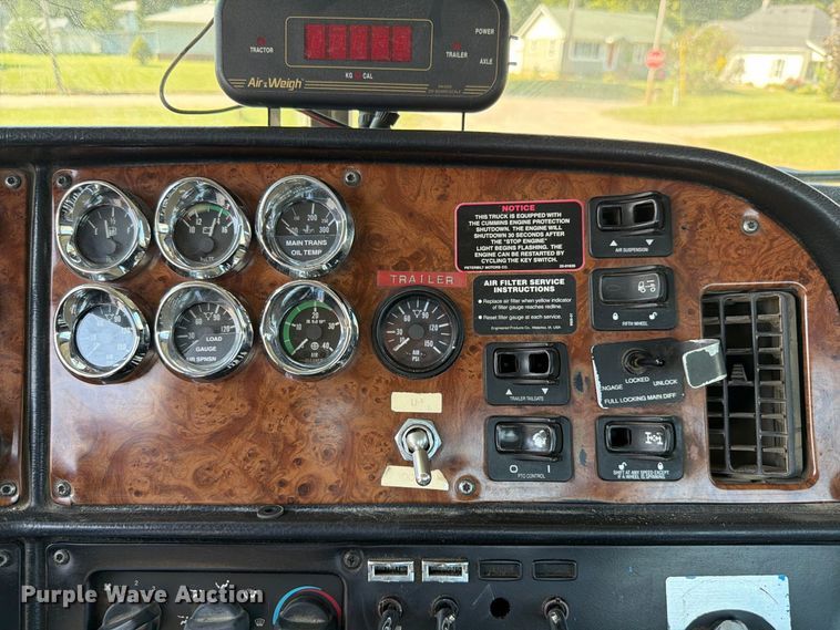 image for item FK4154 2002 Peterbilt 378 semi truck
