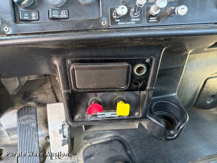image for item FK4154 2002 Peterbilt 378 semi truck