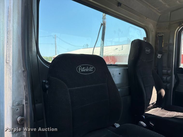 image for item FK4154 2002 Peterbilt 378 semi truck