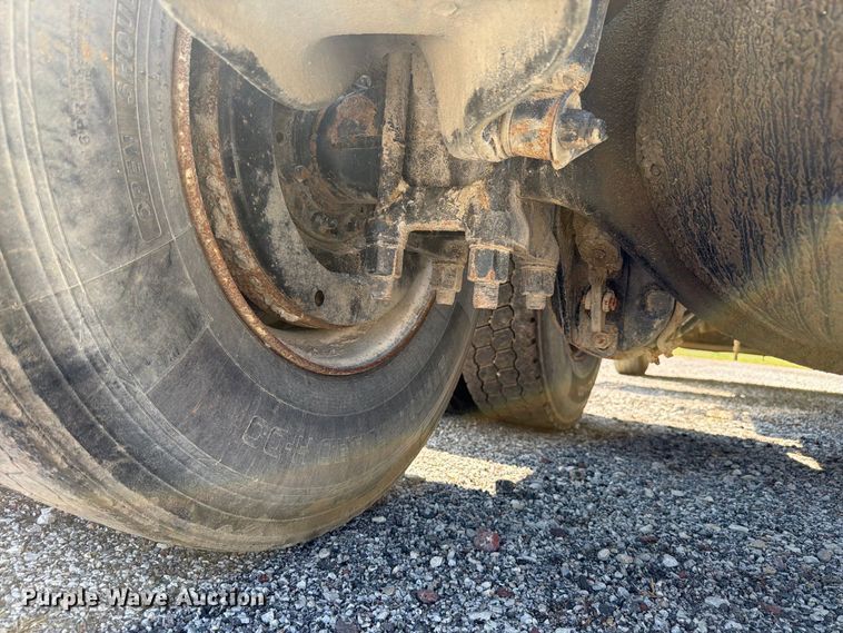 image for item FK4154 2002 Peterbilt 378 semi truck