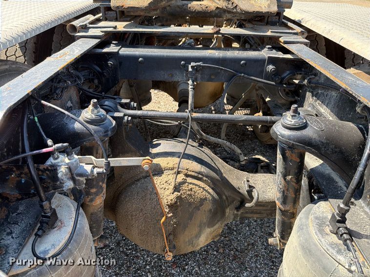 image for item FK4154 2002 Peterbilt 378 semi truck