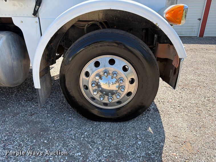 image for item FK4154 2002 Peterbilt 378 semi truck
