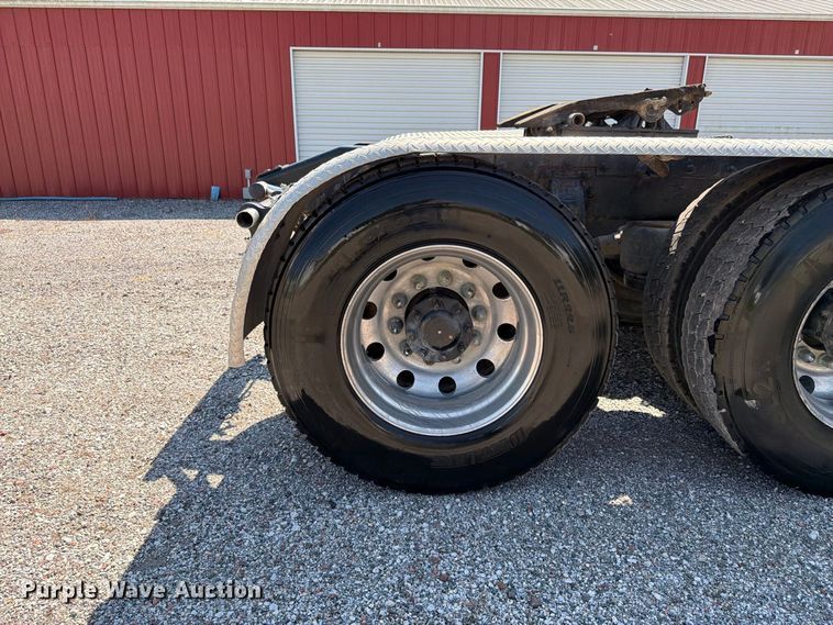 image for item FK4154 2002 Peterbilt 378 semi truck
